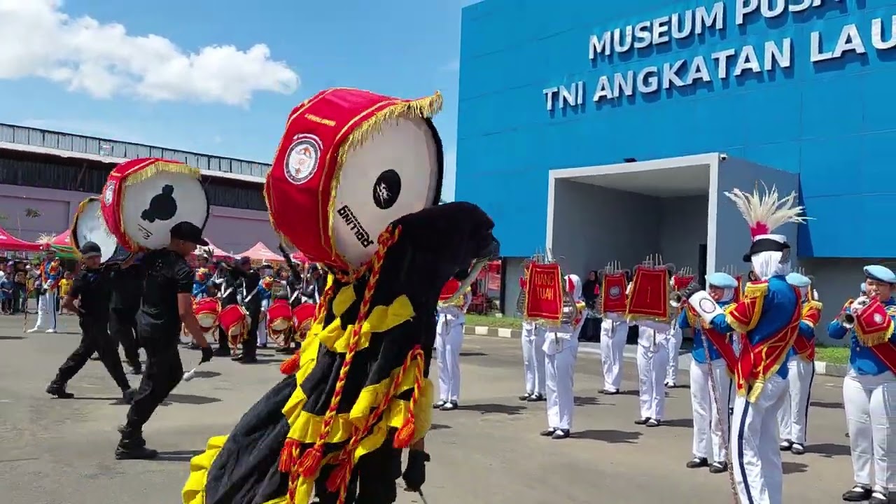 Hebatnya Drumband SMA Hang Tuah 1 surabaya