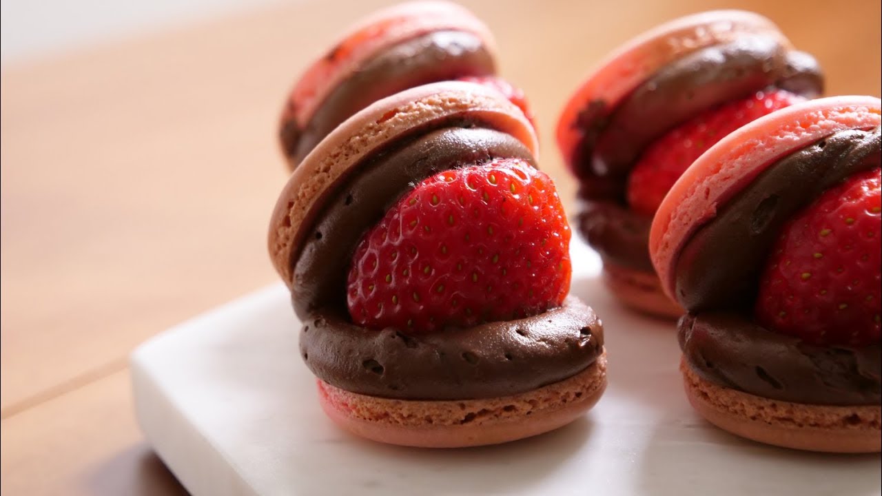 통딸기 초코 마카롱 만들기 (+먹는소리) Strawberry Chocolate Macarons | 한세