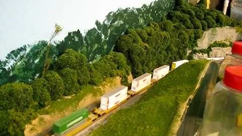 N Scale. Hadway Kato Unitrack Layout Jan 5th 2011 Part 1