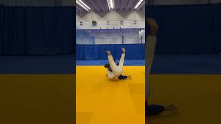 WATCH THIS POWERFUL THROW 🔥👊🏻 #judo #judoka #judotraining #judokas #judoteam #дзюдо #shorts
