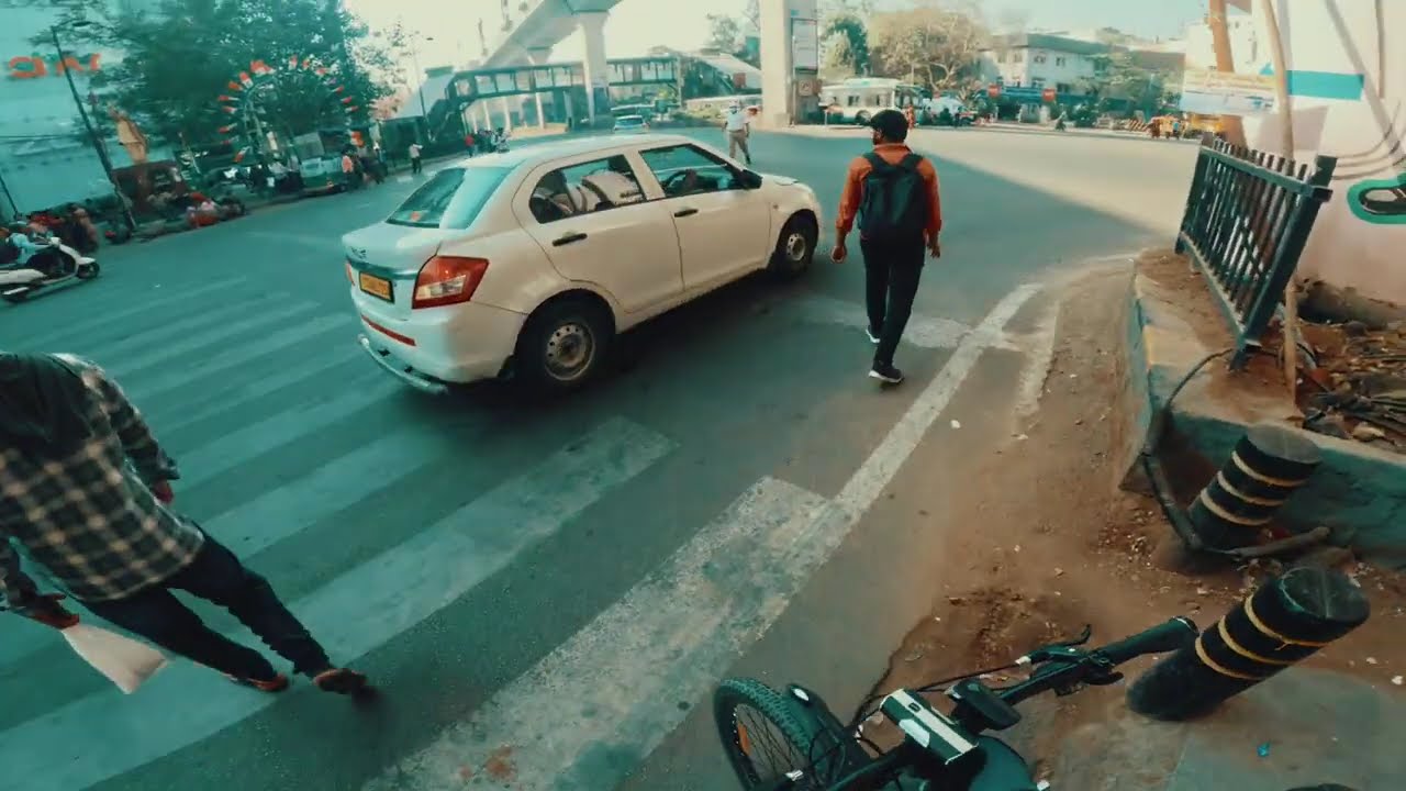 Uncut 7+min from Punjagutta to Irrum Manzil | Cycle To Work - Week 123 - Day 2