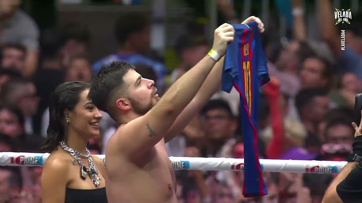 LA COBRA CON LA CAMISETA DEL BARCA EN EL BERNABEU