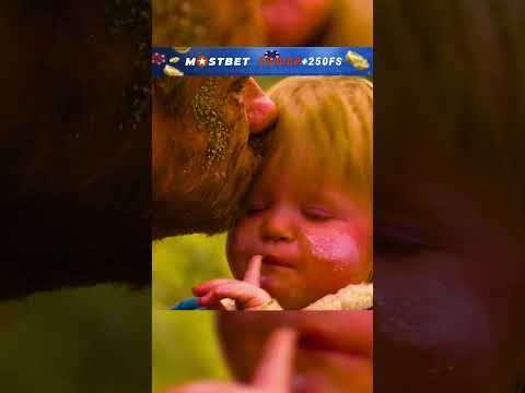 ЗАЩИТИЛ дочку даже когда СТАЛ ЗОМБИ😭 #обзор #шортс #фильм