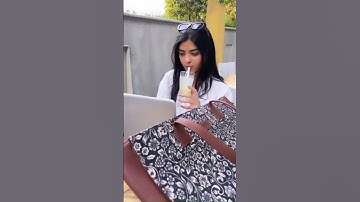 What’s in my bag? Office tote edition! GRWM to go to a cafe✨ #zouk #trendingshorts #trending