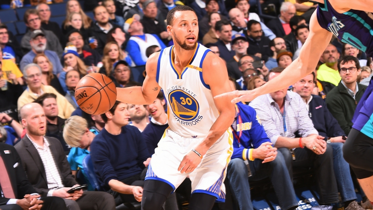 NBA scores 2017: Stephen Curry made 10 threes in his first game back from injury