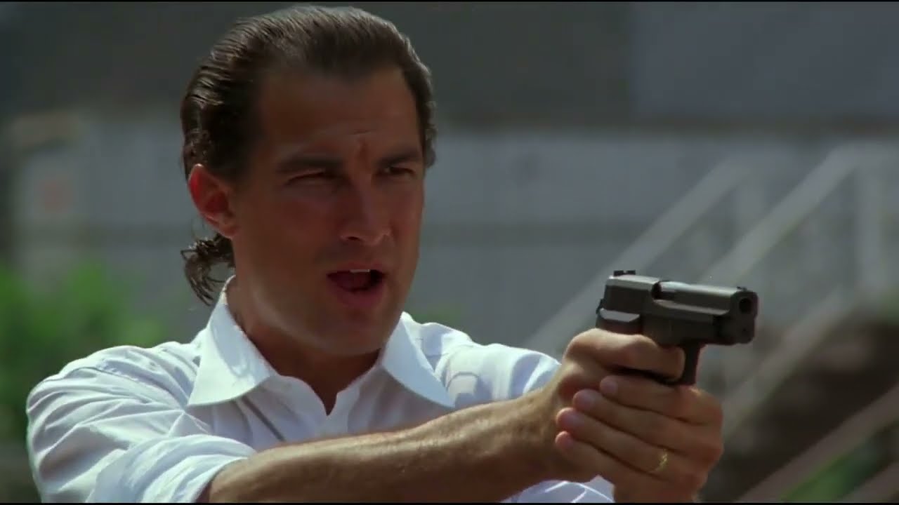 Above the Law 1988   Store Fight