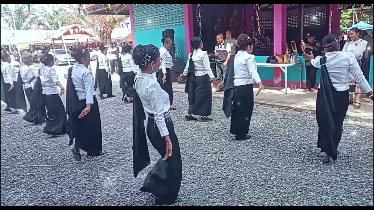 บูชาพระบรมธาตุ