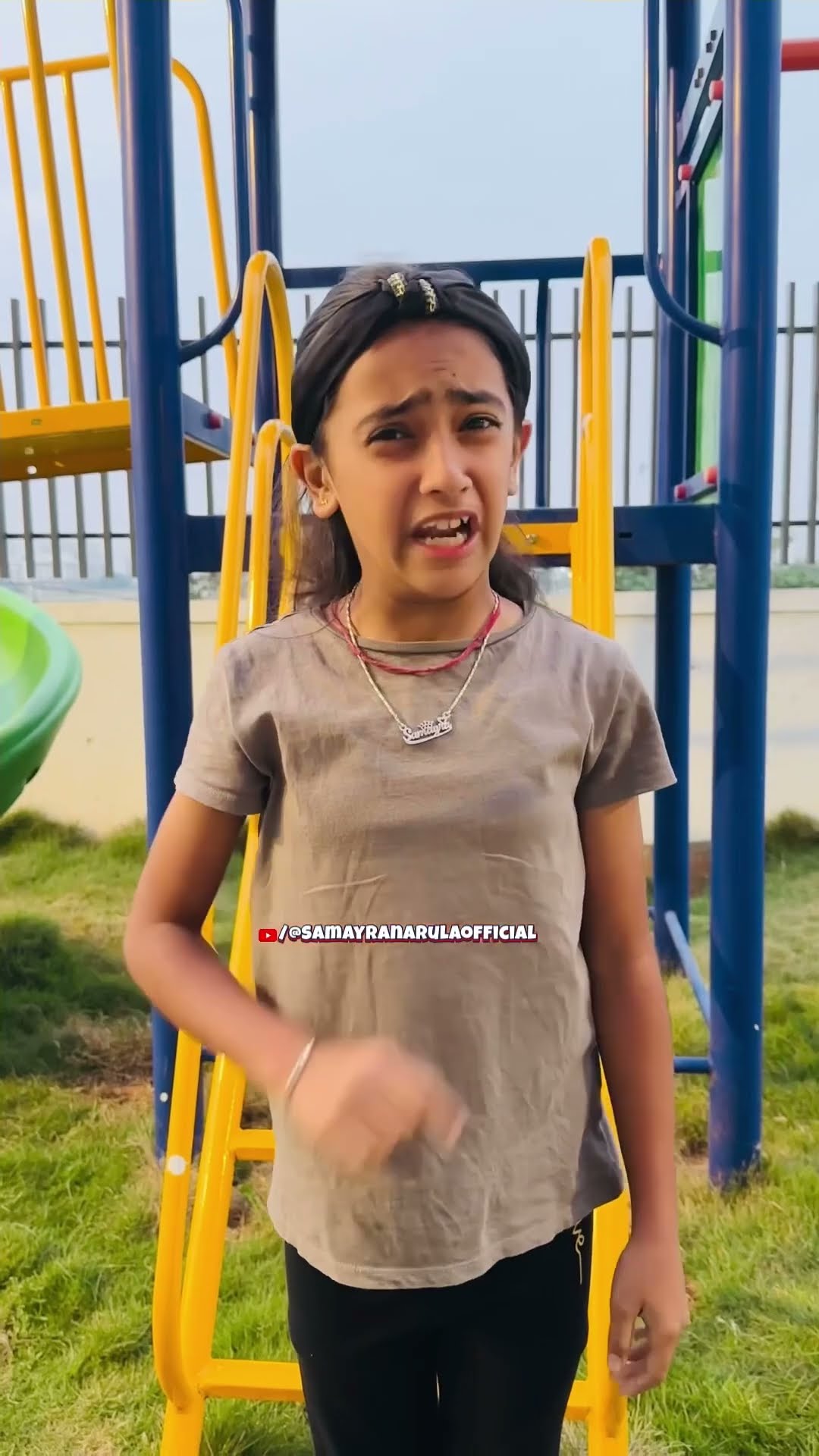 Samayra ko kon jhulla nhi de rha??? #shorts #samayranarula #viralvideo #funnyvideo