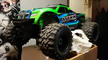 Traxxas Maxx @ Rustler 4x4 out with Otis