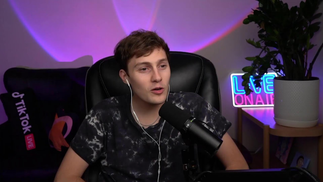 Parker Debates Trump supporters LIVE