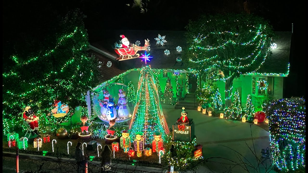 2023 Full Christmas Light Show - Lights On Display - Sherman Oaks CA ...