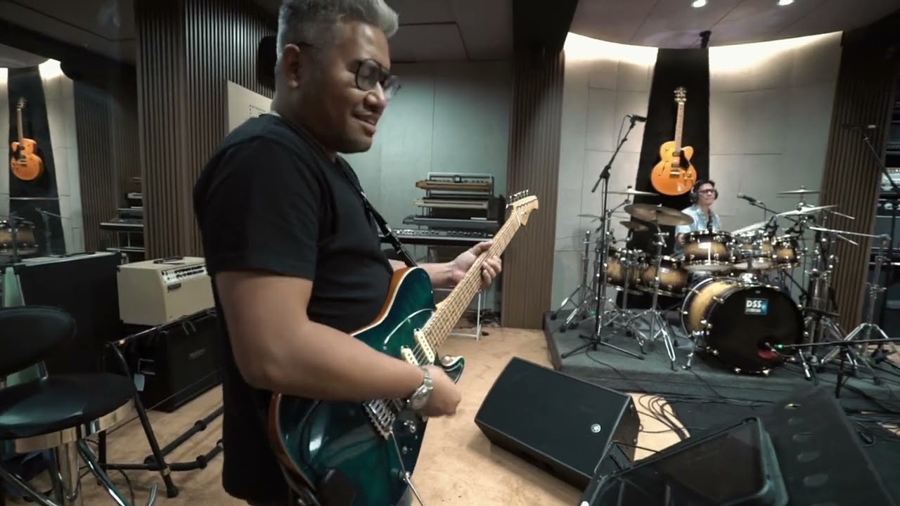 REHEARSAL WITH KRAKATAU FOR DWIKI DHARMAWAN SOLO CONCERT #andredinuth VLOG