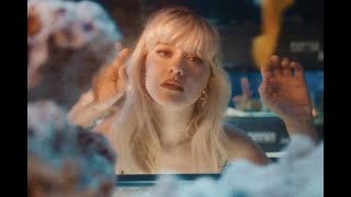 Смотреть клип Maisie Peters - Lost The Breakup [Official Video]