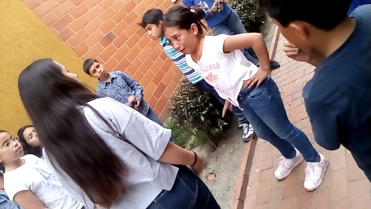 Peleas de niños - YouTube