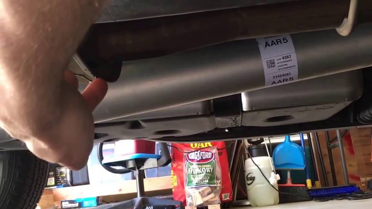 2016 Chevrolet Colorado WT leaking exhaust... YouTube