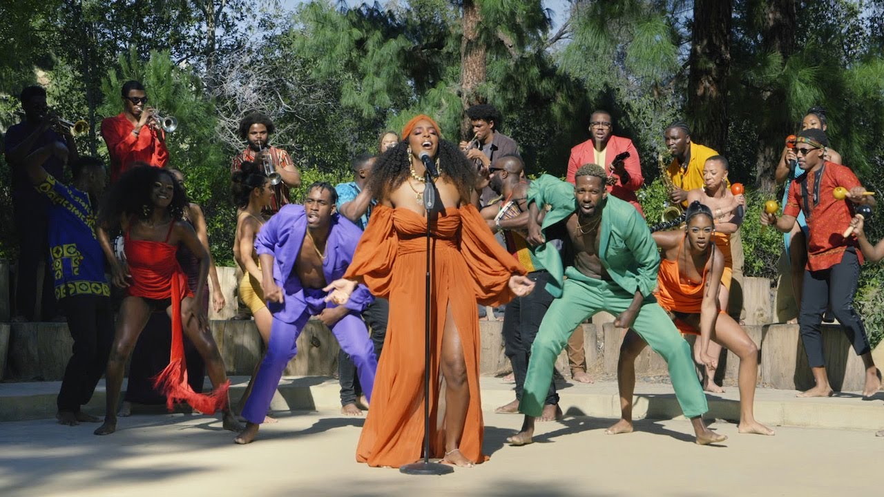 Kelly Rowland Performs ‘Hitman’