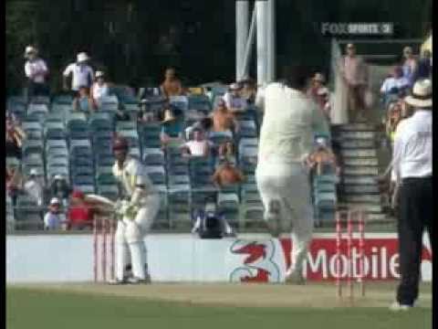 DRS ruins 1st test wicket, next over Clint McKay GETS IT!