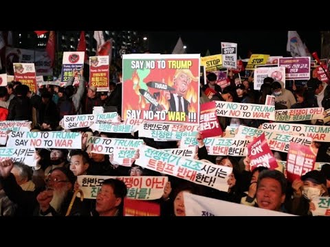 South Korean pro and anti-Trump protesters rally in Seoul - YouTube