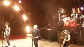 The Offspring, Blitzkrieg Bop, Ramones cover live concert Mt View CA Shoreline Amphitheater Aug 2023