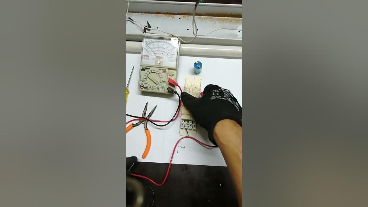 how to check fluorescent ballast - YouTube