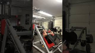 Machine hack squat