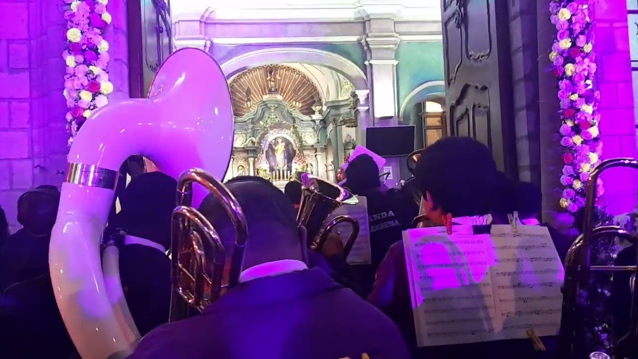 Primer recorrido procesional del señor de los milagros de nazarenas octubre 2025 parte 11