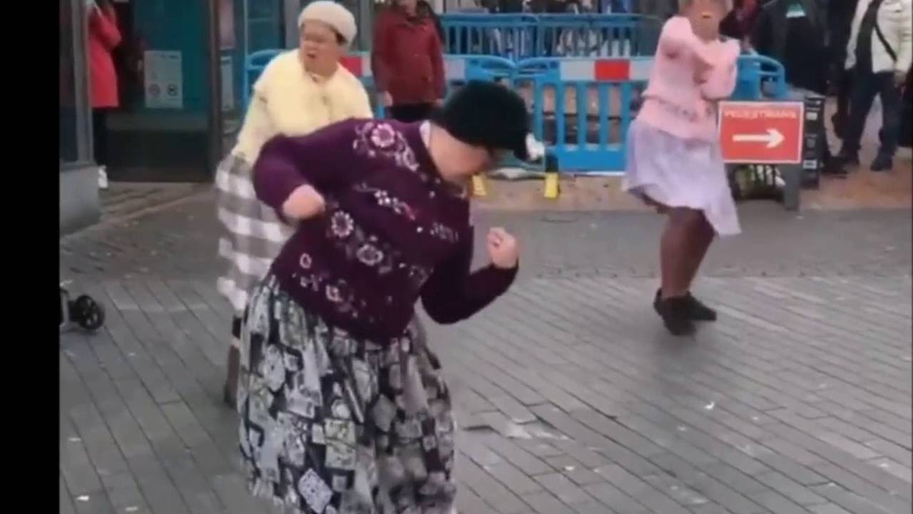 Babcie ćwiczą - grandmothers practice - Koniec Internetu