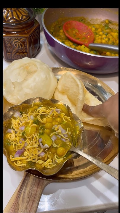 Famous Bengali Breakfast Recipe breakfast ghugni luchi shorts famous-bengali-breakfast-recipe-breakfast-ghugni-luchi-shorts