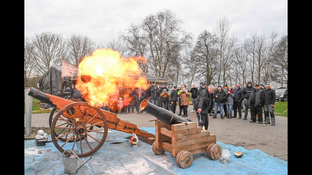 Karbidschießen in Wymeer bei Jan Sander ter Veen