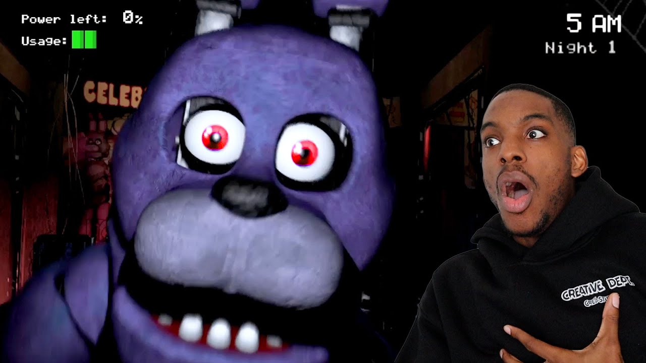 FIRST TIME PLAYING FIVE NIGHTS AT FREDDY'S! SCARIEST GAME EVER MADE? 😱 ...