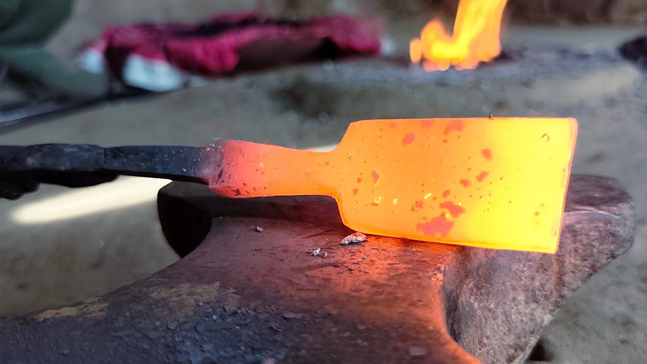 Make a chisel | From a rusty truck leaf spring | Blacksmith