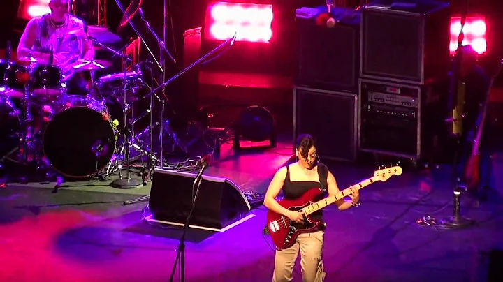 Rhonda Smith Bass solo