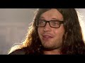 KINGS OF LEON LIVE - SEX ON FIRE & INTERVIEW