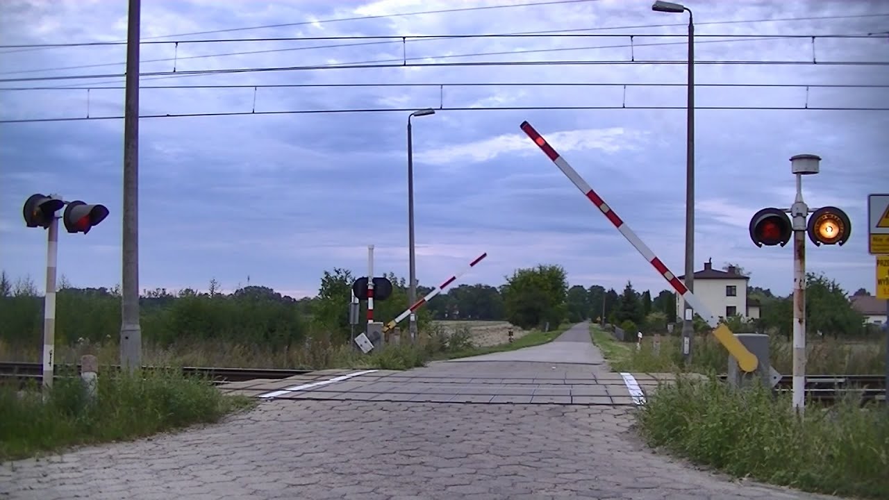 Spoorwegovergang Sochaczew (PL) // Railroad crossing // Przejazd kolejowy