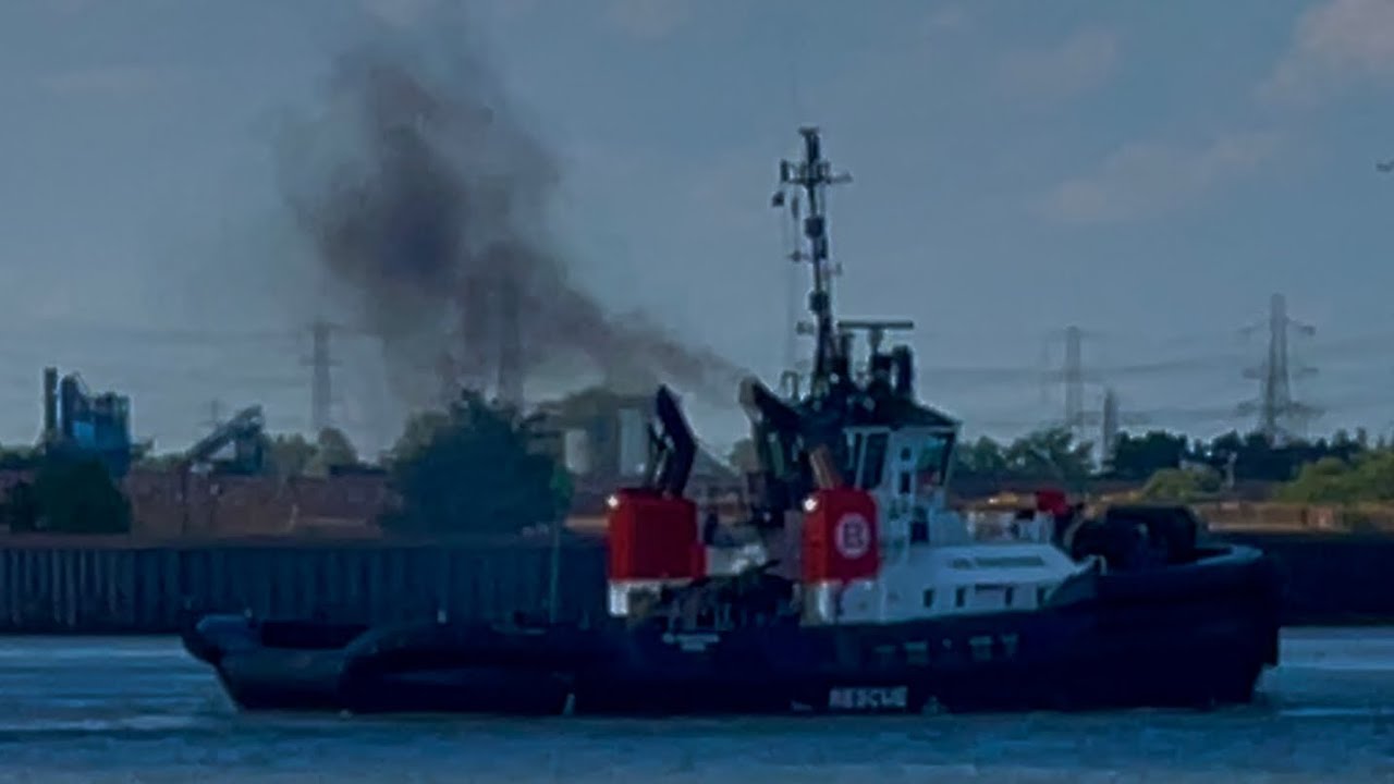 VB Panther Tug Boat at Tilbury