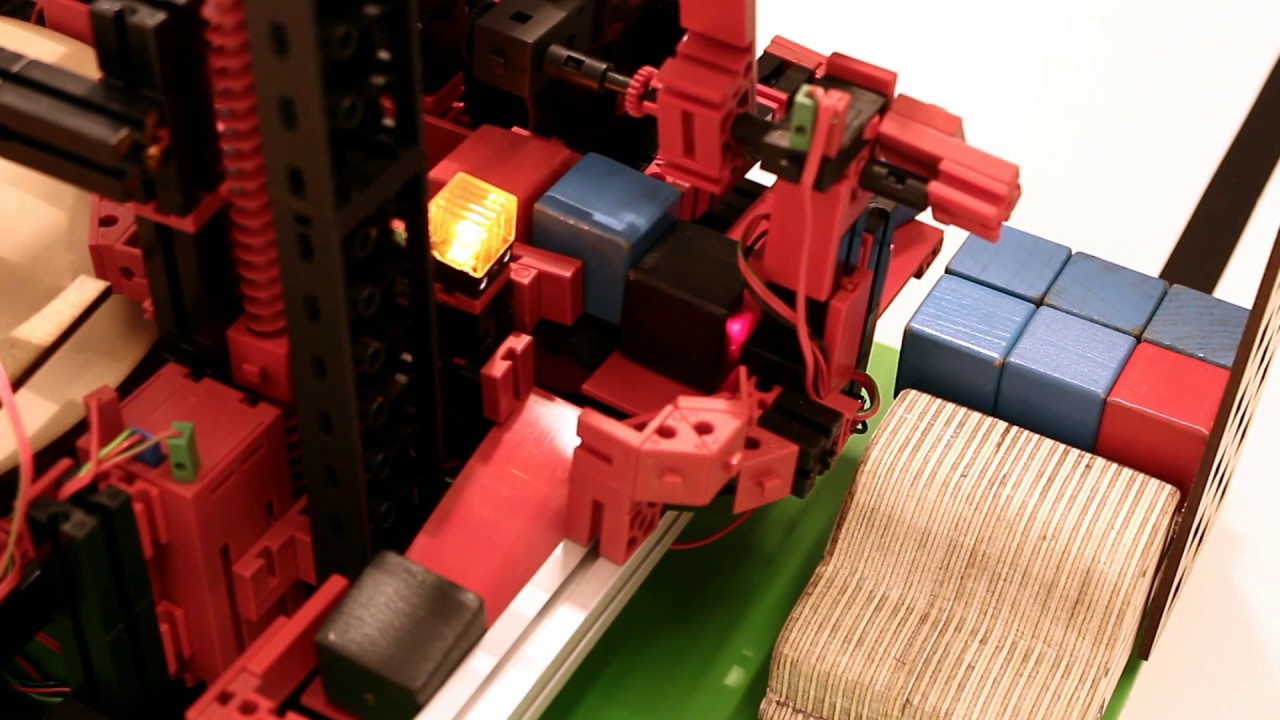 Aufbau und Funktion der fischertechnik-Roboter (Bergung von Würfeln, IPEK, Hector-Seminar)