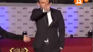 Mario Casas sorprendió a sus fanáticas en la Alfombra Roja ¿Qué les pareció