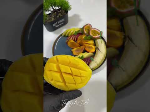 Mango kesish usuli #mango #манго #фрукты #fruits #fruit #shortsvideo #shortsfood #рекомендации #rek