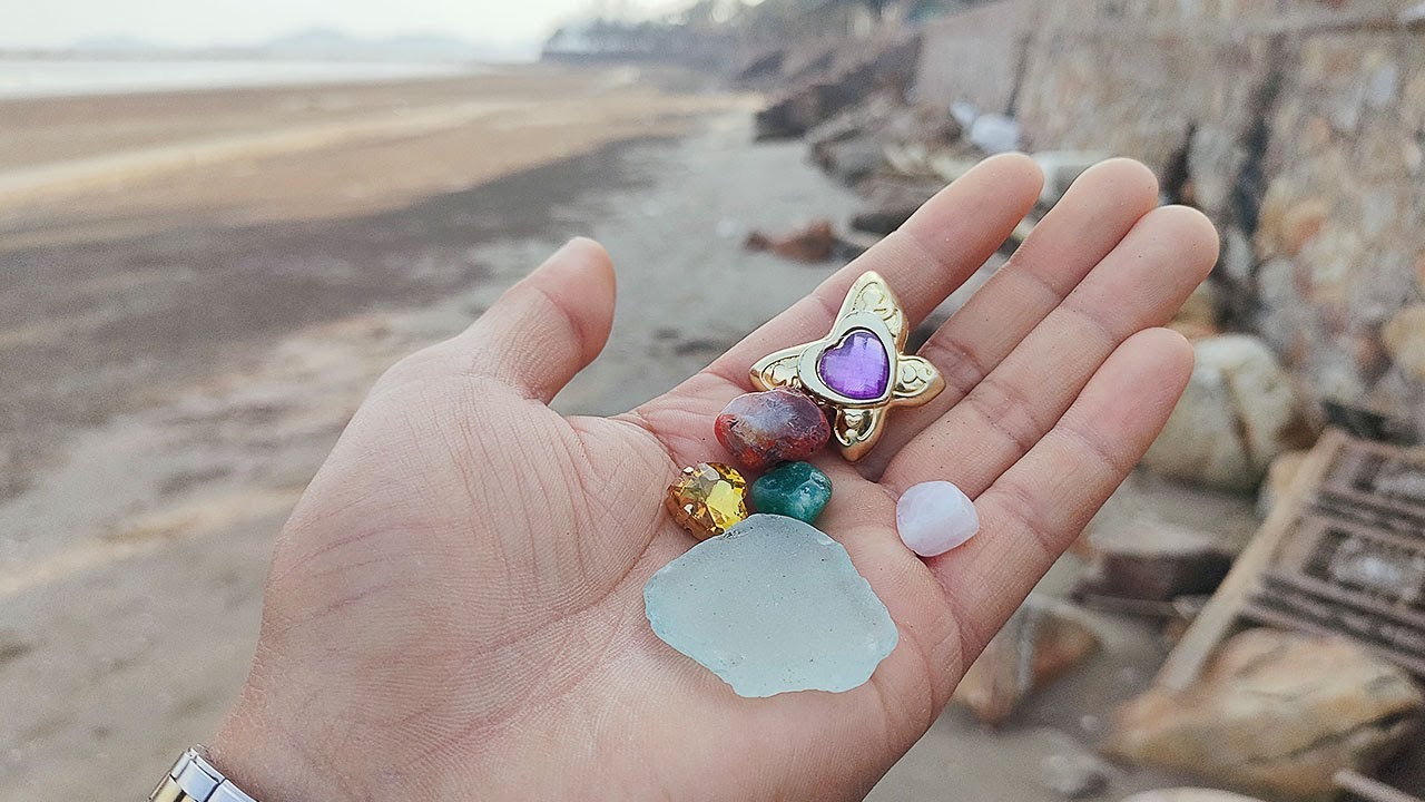 I Found 5 Gems and 1 Gold Ring on the Beach! $3000+ - YouTube