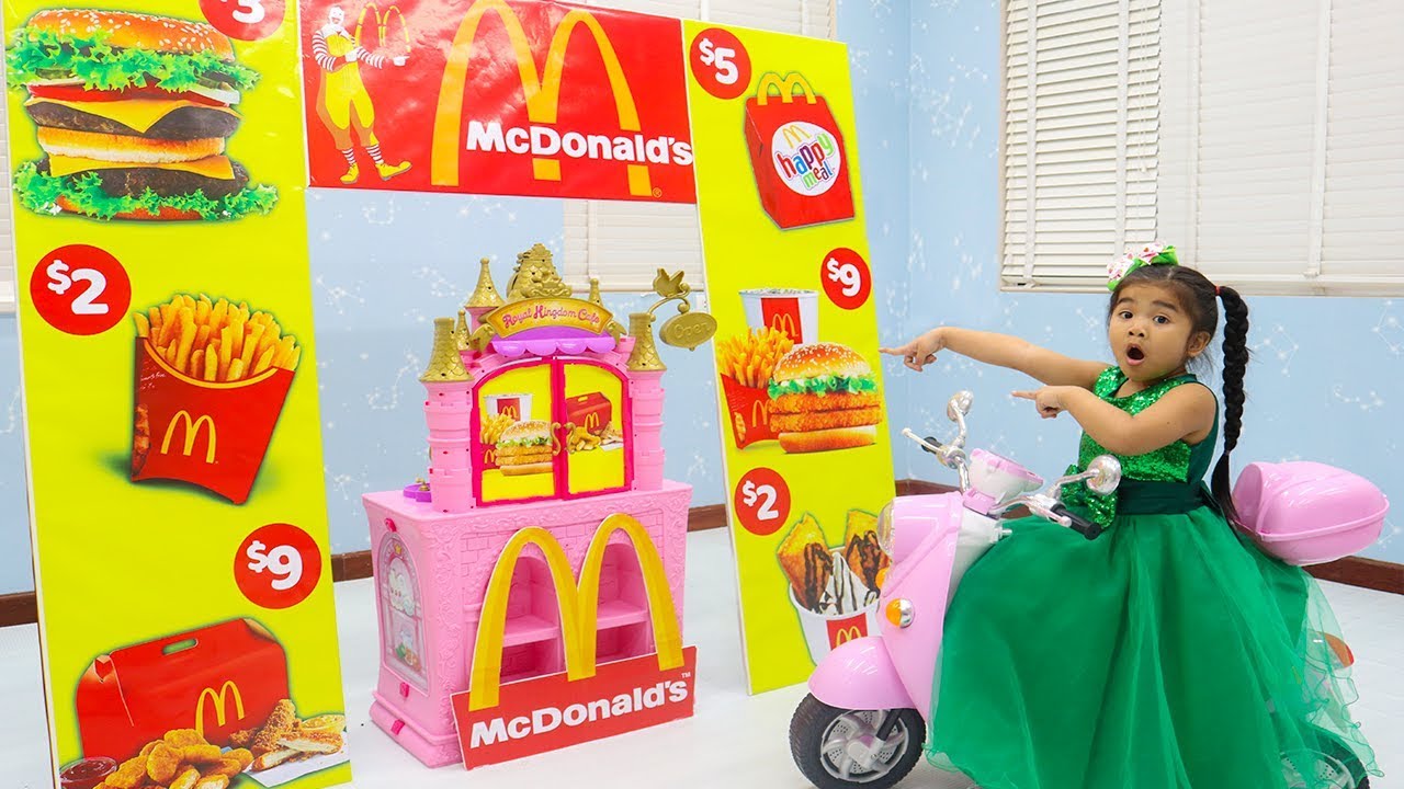 Suri Pretend Play w McDonalds Drive Thru Fast Food Kids Toys