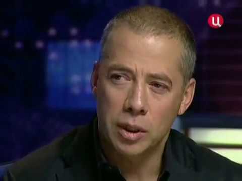 Аркадий Новиков про трудное детство, друзей и каратэ