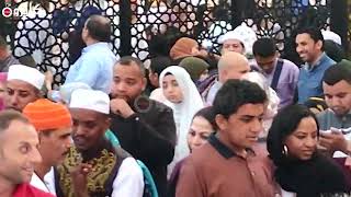 احتفالا بمظاهرة.. امتلاء ساحة مسجد الحسين عقب صلاة العيد