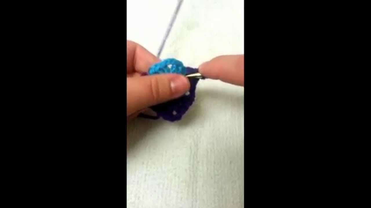 How to SWITCH COLORS in a GRANNY SQUARE YouTube