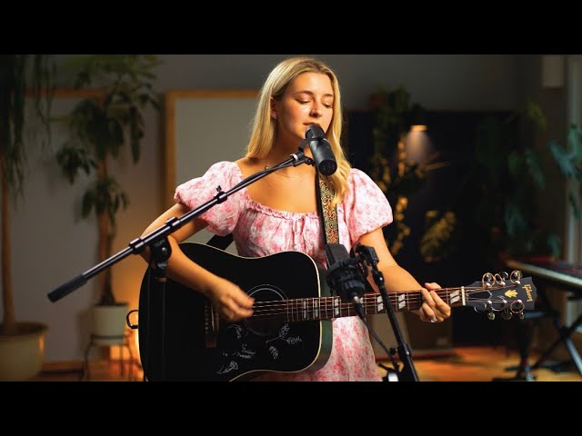 GLITTER - Emily Bass (Live from Nashville)