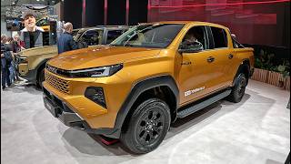 Toyota Hilux 4x4 Invincible AWD offroad pick up truck SUV MY26 MHEV walkaround and interior W2978