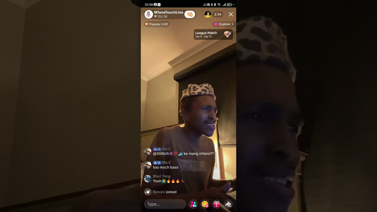 Mfantouchline cooking on tiktok live