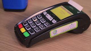 Procesar una compra con tarjeta de banda magnética en un datáfono marca Ingénico BAC Credomatic