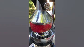 Pomegranate Juicing 