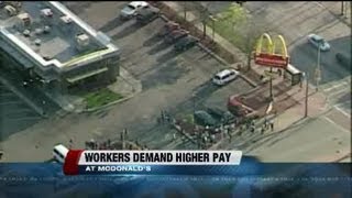 Low-wage workers protest in Milwaukee