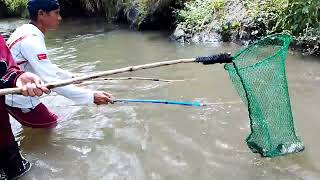 Panguryente sa ilog gamit ang Electric fishing part 2 nakahuli kami Ng karpa @TotoSep_Mix_Vlog